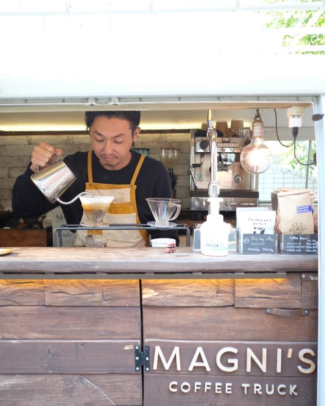 MAGNI'S COFFEE TRUCK2